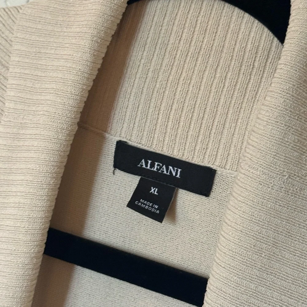 Beautiful Winter White Alfani open Front Long(er) Cardigan - Picture 3 of 5